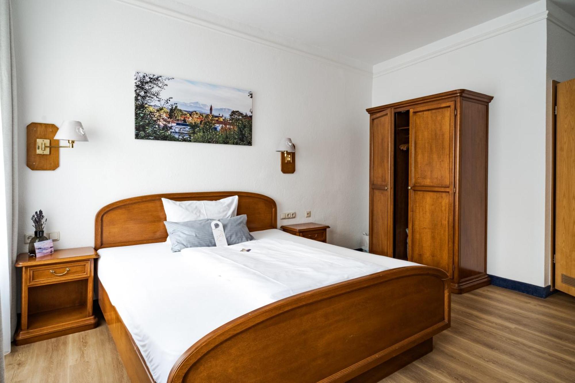 Hotel Goldener Hirsch Kaufbeuren Esterno foto