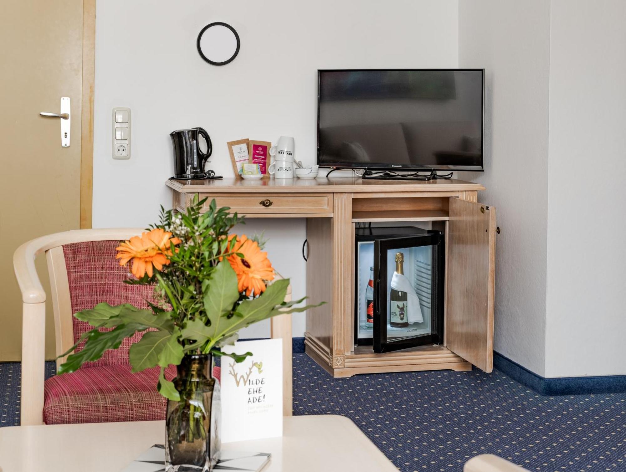 Hotel Goldener Hirsch Kaufbeuren Esterno foto