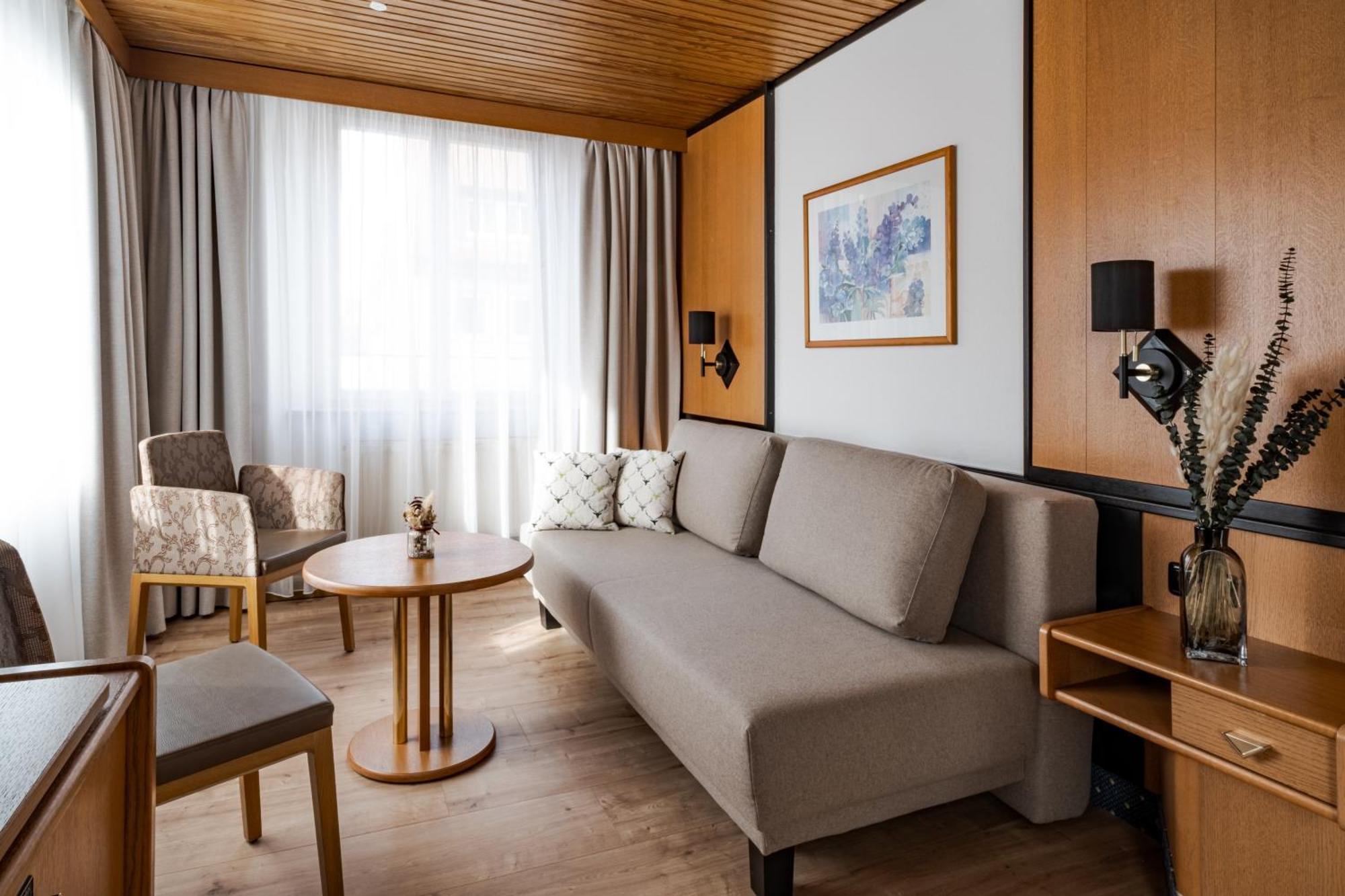 Hotel Goldener Hirsch Kaufbeuren Esterno foto